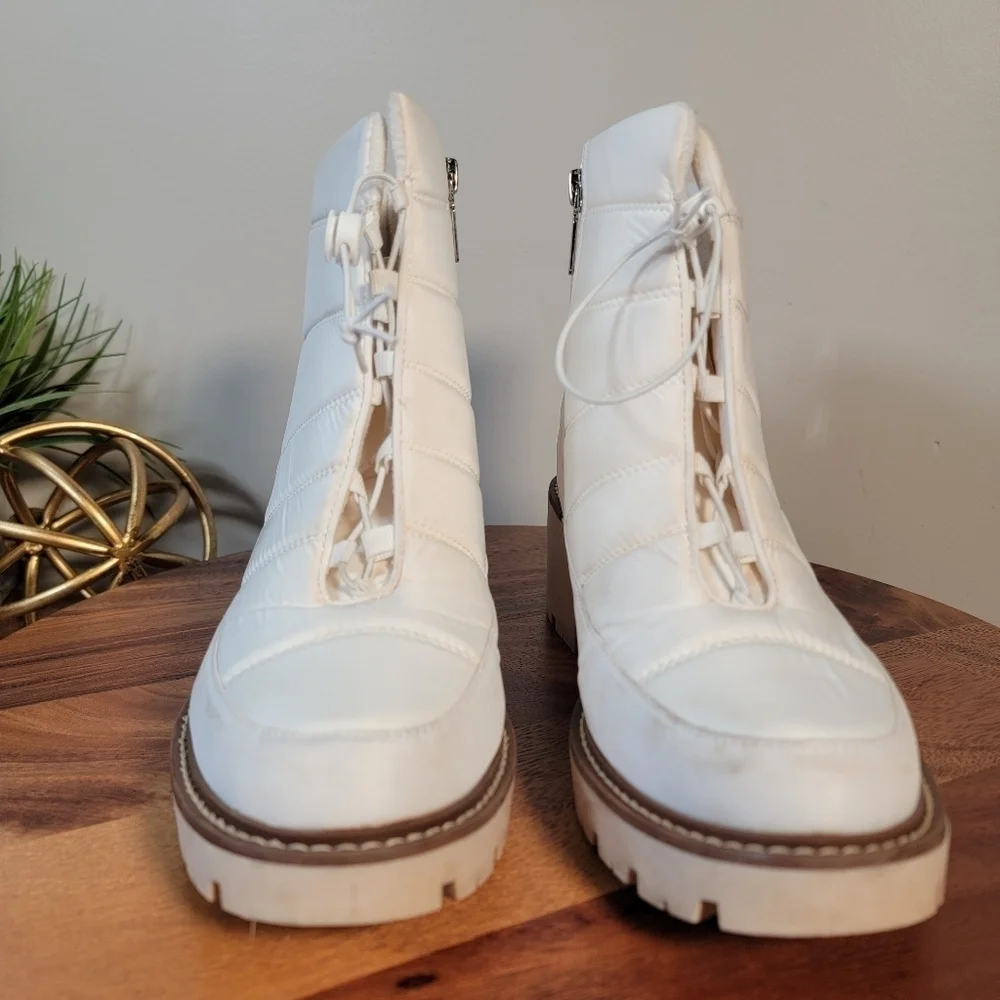 Blondo Daisy White Quilted Waterproof Ankle Boots Size 10